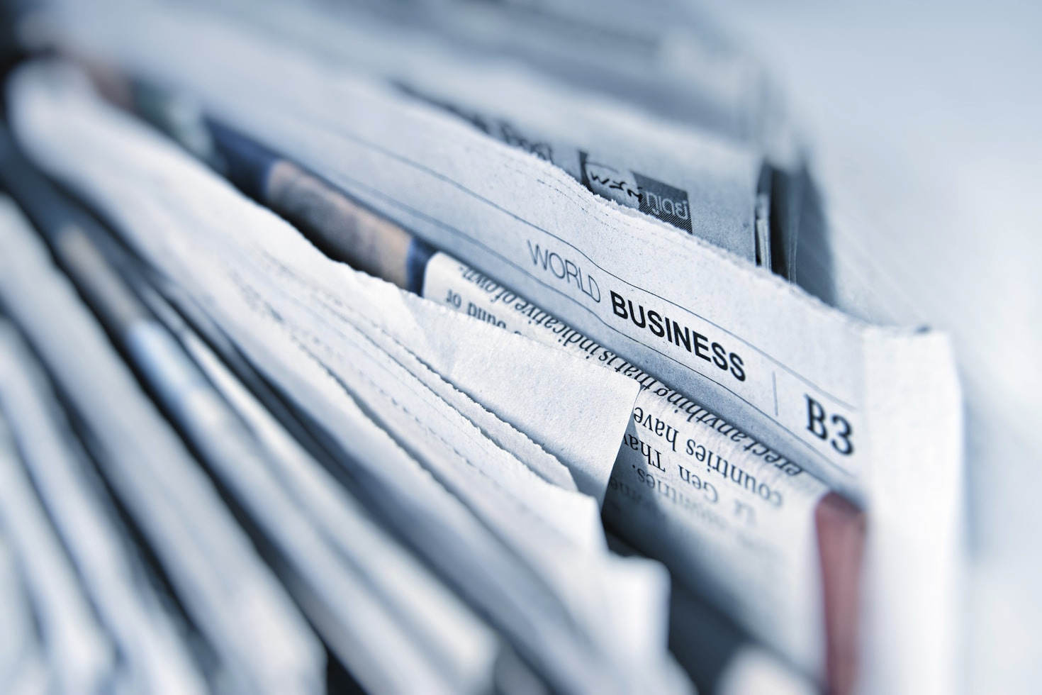 What Makes a News Story Worth Following